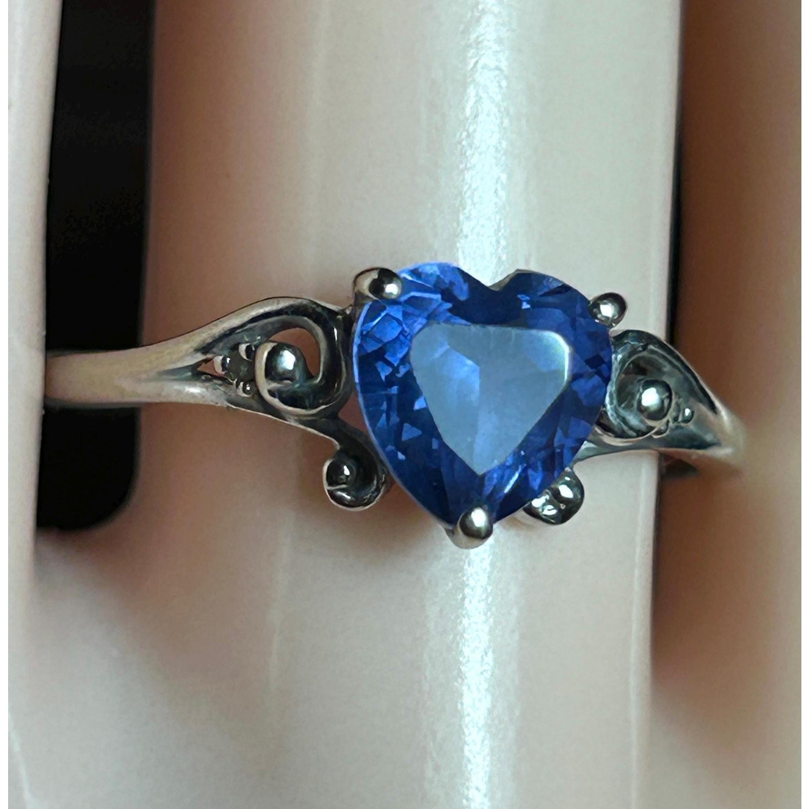 Vintage 10k White Gold Blue Sapphire Heart Shaped Gemstone Art Deco Ring 280$
